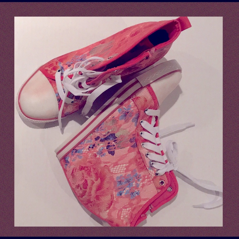 Tennis shoe Boots